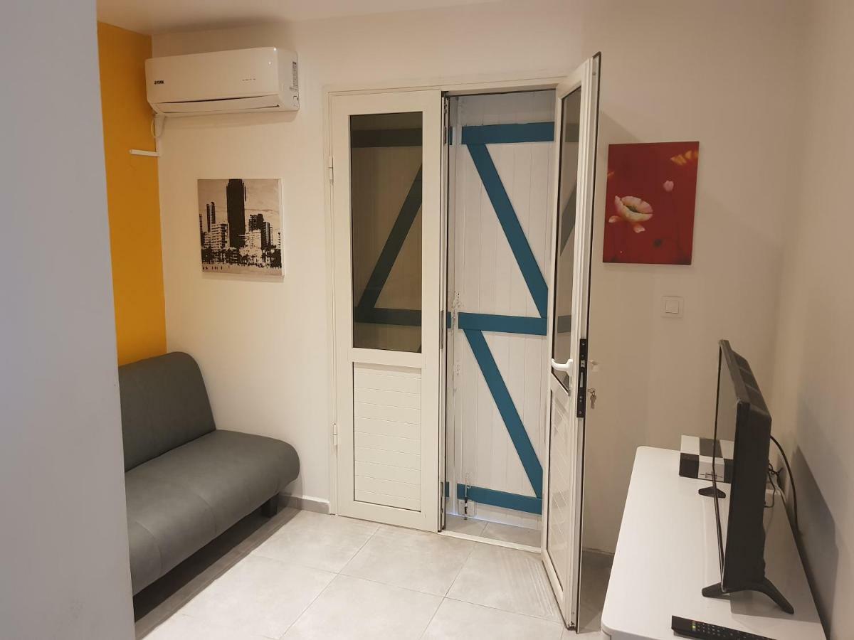 joli appartement avec vue au Moule Le Moule Extérieur photo