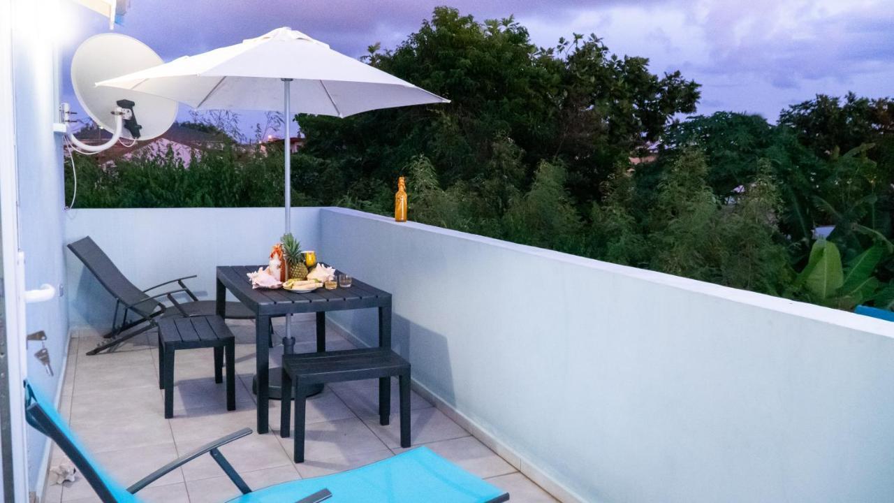 joli appartement avec vue au Moule Le Moule Extérieur photo