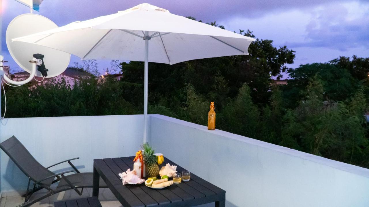 joli appartement avec vue au Moule Le Moule Extérieur photo