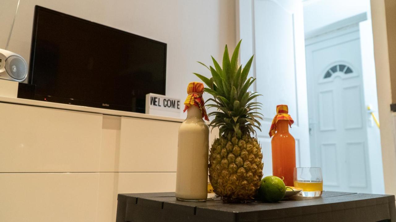 joli appartement avec vue au Moule Le Moule Extérieur photo